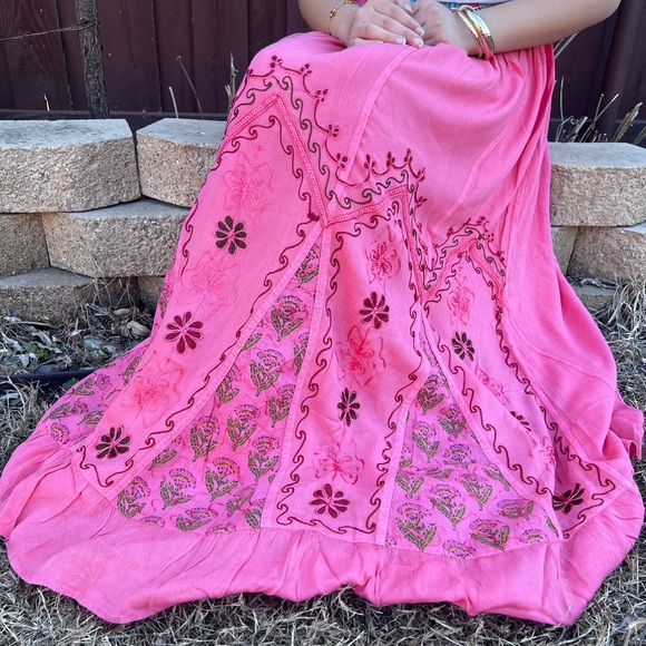 Pink Embroidered Women's Skirt - Picture 7 of 10